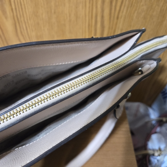 - Michael Kors bag - Picture 8 of 9